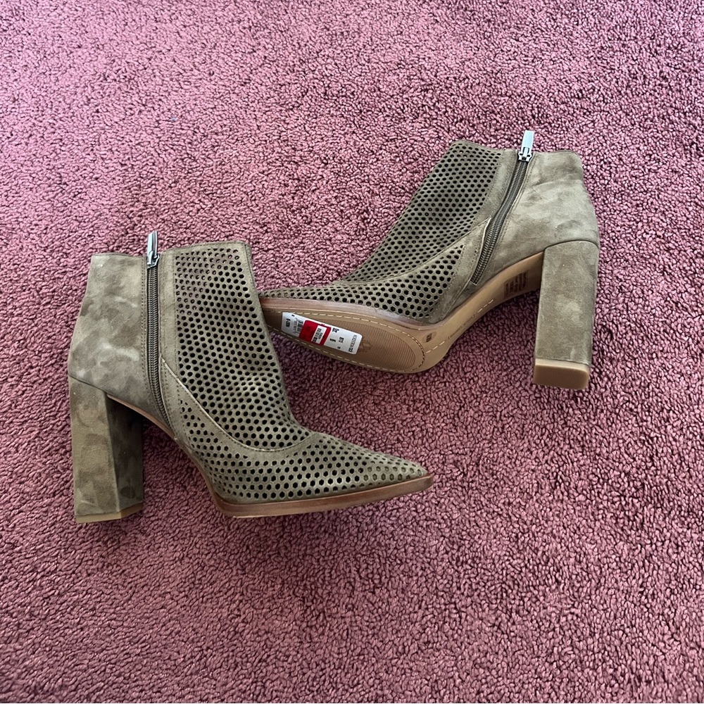 New Vince Camuto Levensa Olive Suede Booties
